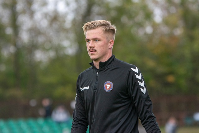 业背景与优 业背景与优